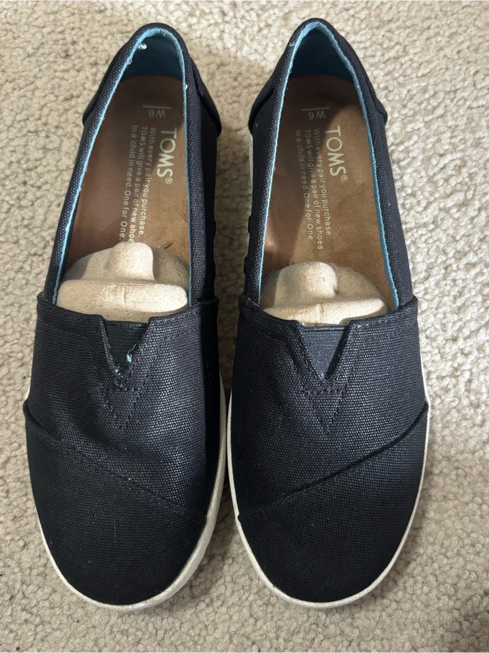 *NIB* TOMS Avalon Slip On Shoes